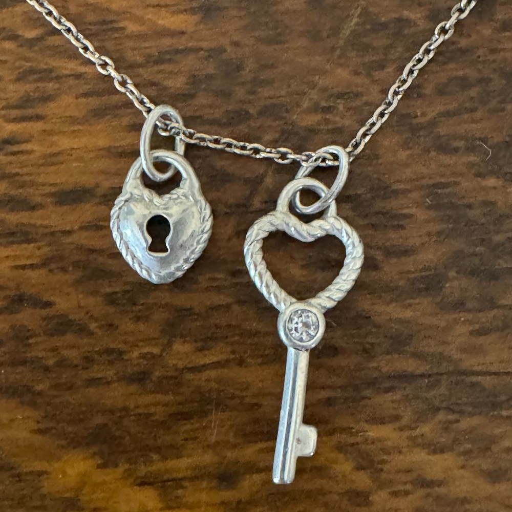 STERLING SKELETON KEY HEART PENDANTS CHAIN NECKLACE FINE 925